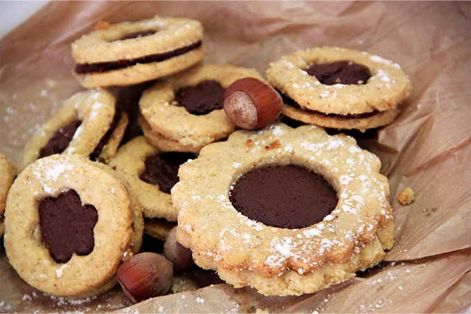 Recette de sablés fourrés au chocolat au lait et aux noisettes