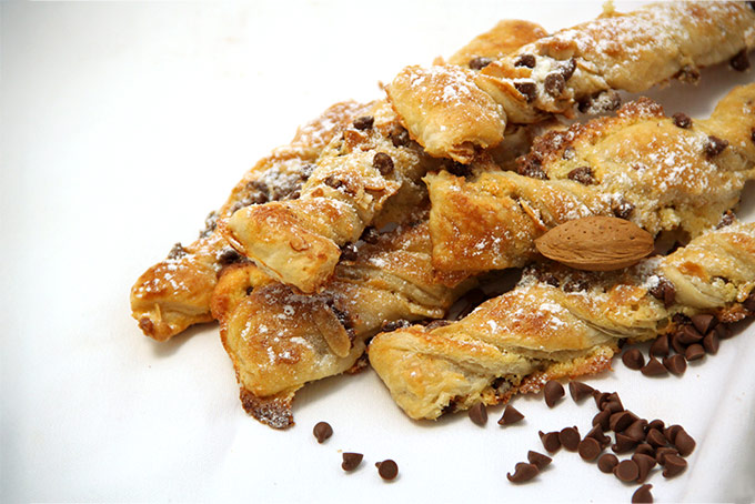 Recette de sacristains aux pépites de chocolat au lait et aux amandes