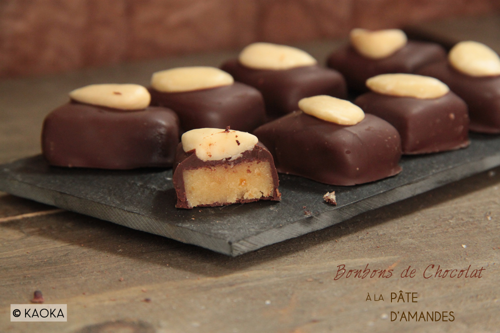 Bonbons de chocolat à la pâte d'amande à l'orange confite