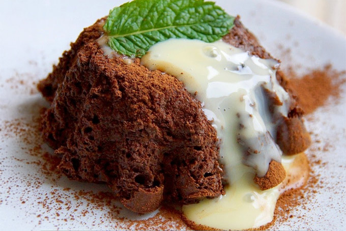 Pudding de tofu au chocolat noir et à la crème anglaise