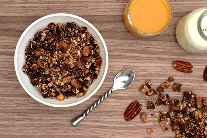 Recette de muesli au chocolat, aux noisettes et aux noix de pécan