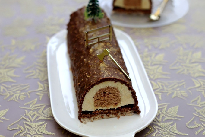 Recette de bûche au praliné noisettes et au chocolat blanc