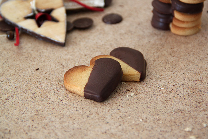 Recette de biscuits cœur au citron, gingembre et chocolat noir